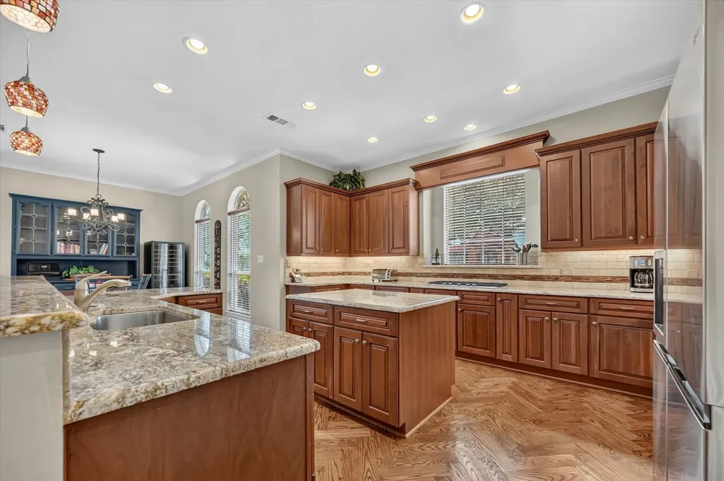 4827 Sandestin Drive Dallas TX 75287
