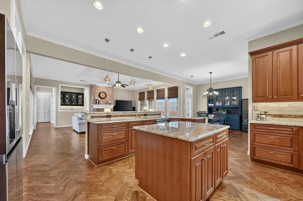 4827 Sandestin Drive Dallas TX 75287