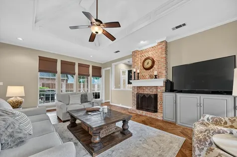 4827 Sandestin Drive Dallas TX 75287