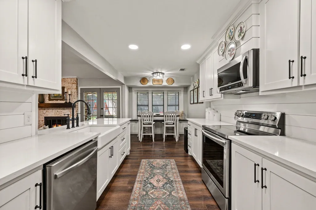 1337 Storm Drive Bedford TX 76022