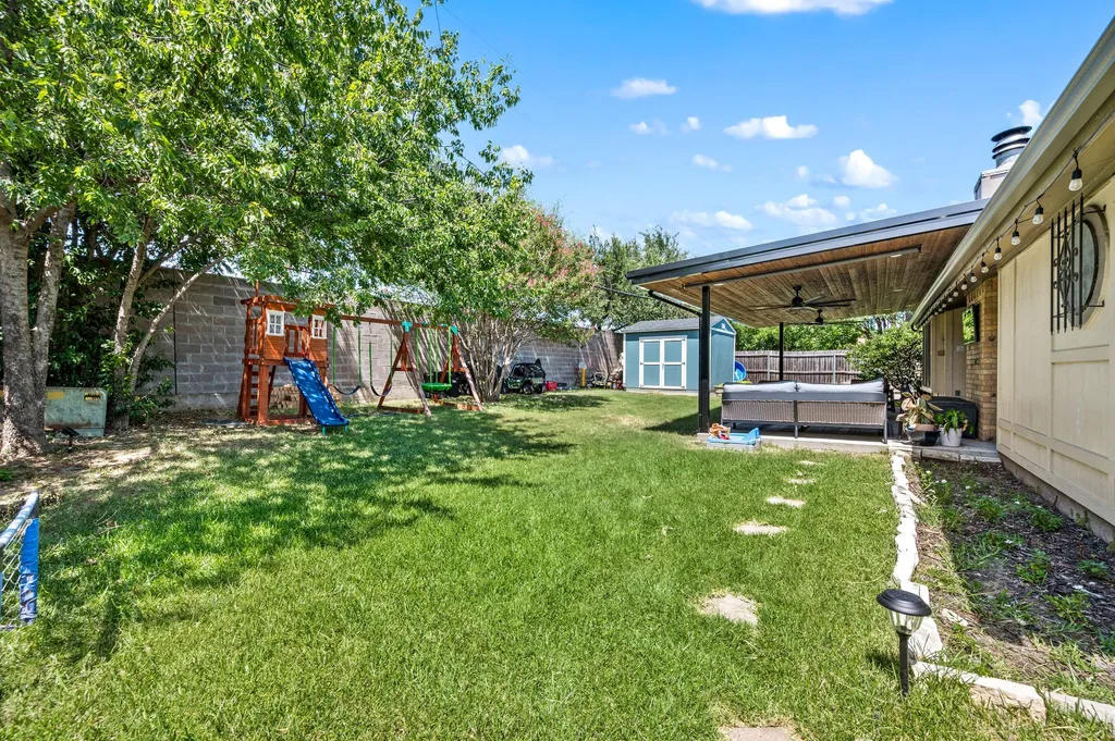 1337 Storm Drive Bedford TX 76022