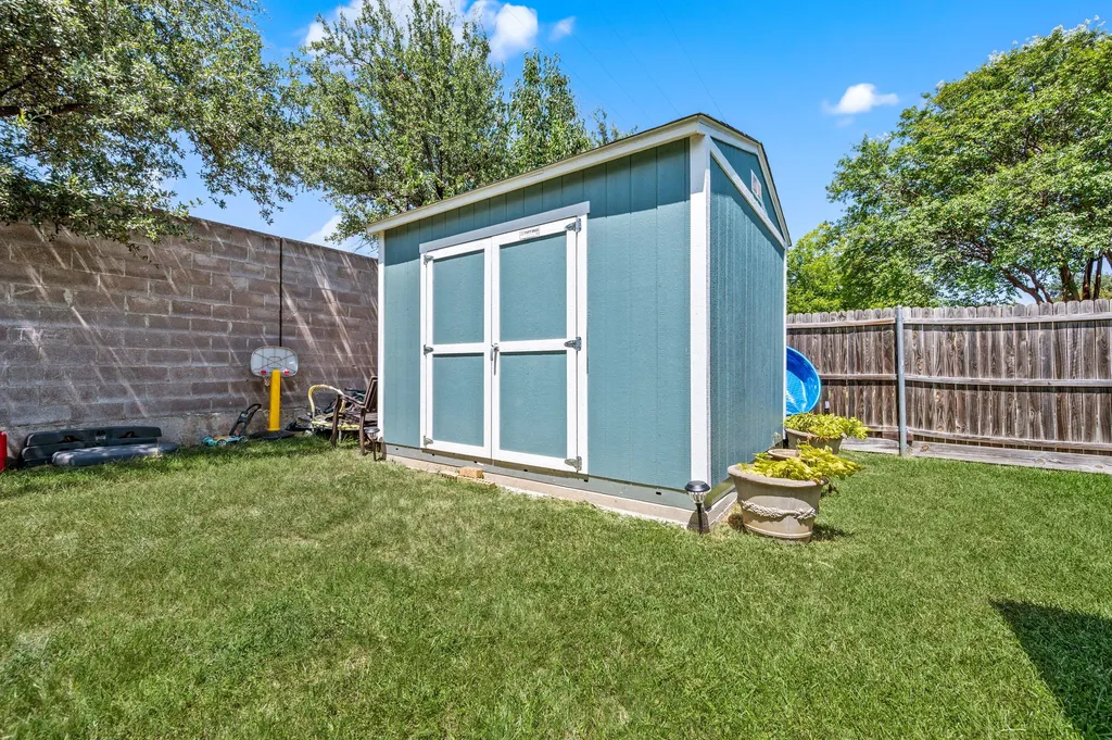 1337 Storm Drive Bedford TX 76022