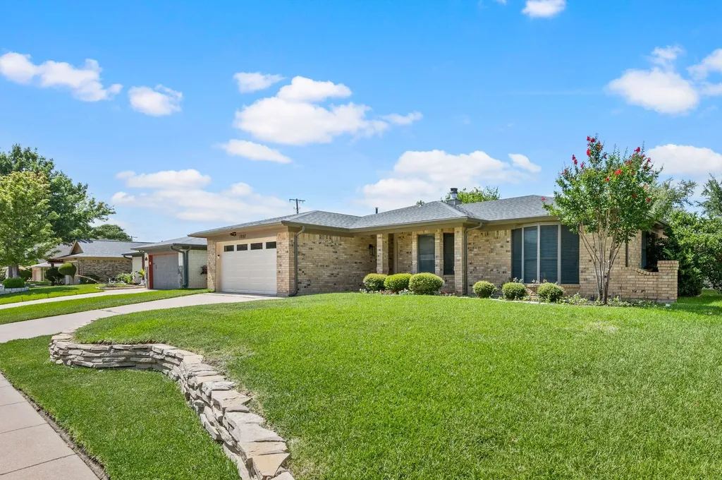 1337 Storm Drive Bedford TX 76022