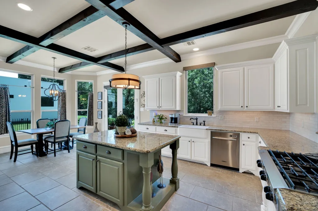 1811 Magic Valley Lane Cedar Hill TX 75104