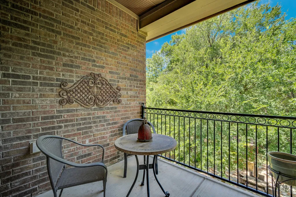 1811 Magic Valley Lane Cedar Hill TX 75104