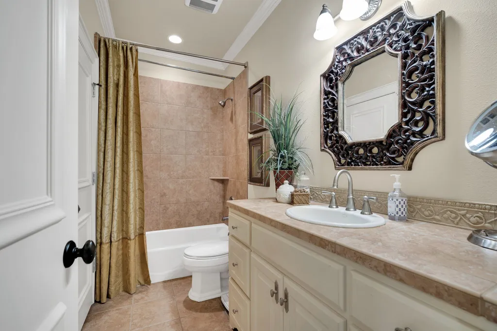 1811 Magic Valley Lane Cedar Hill TX 75104