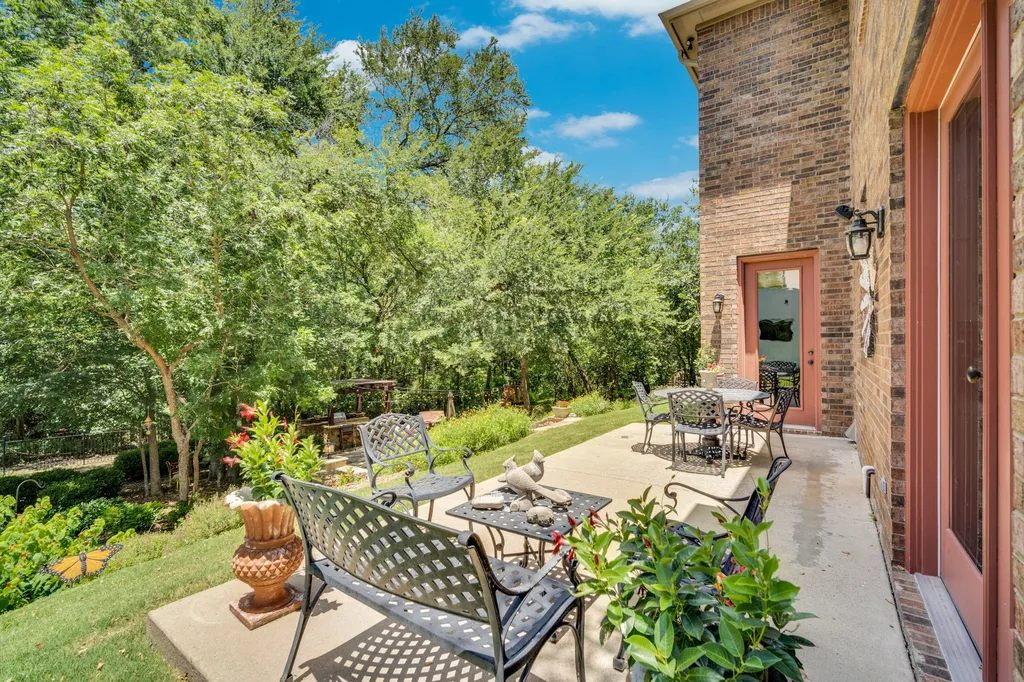 1811 Magic Valley Lane Cedar Hill TX 75104
