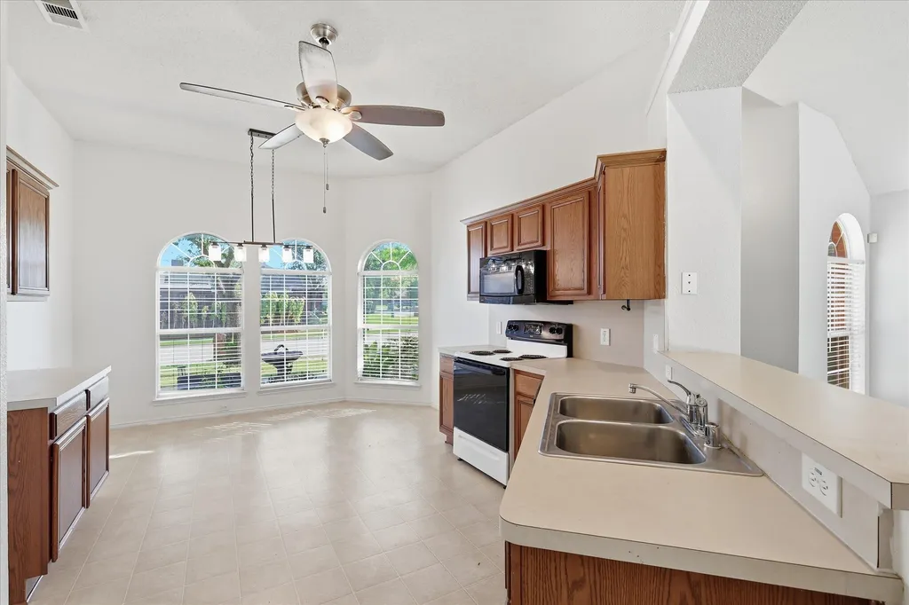 5308 Kayanne Lane Denton TX 76208