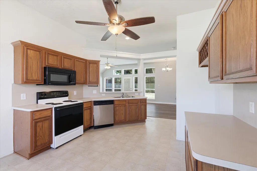 5308 Kayanne Lane Denton TX 76208