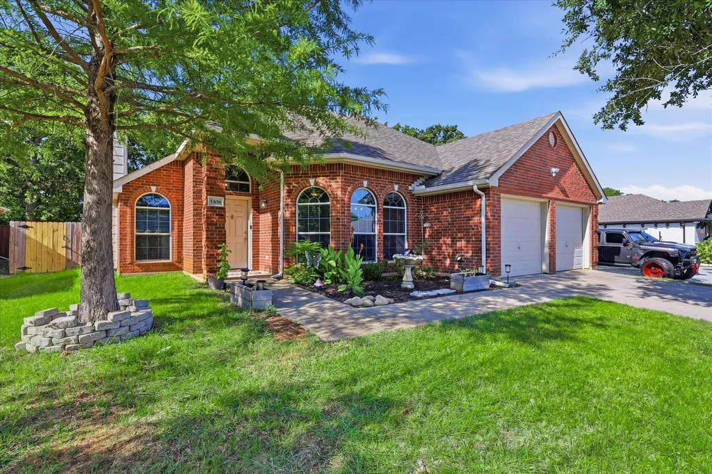 5308 Kayanne Lane Denton TX 76208