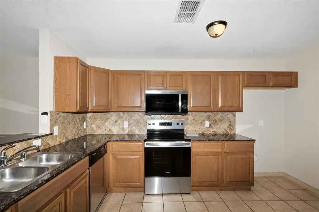 3905 Vista Mar Drive Fort Worth TX 76040