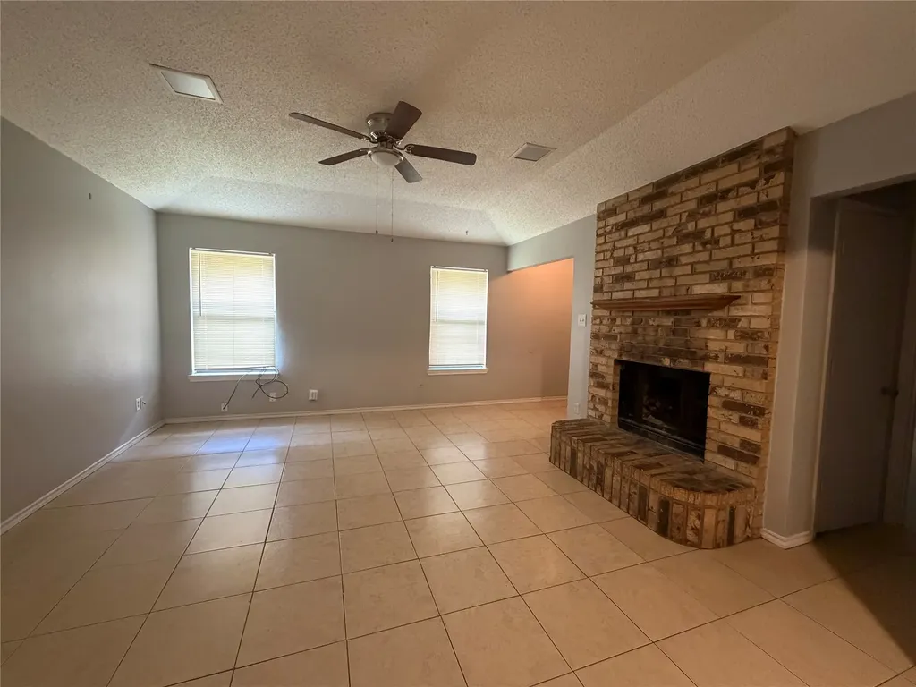 1712 San Rafael Street Fort Worth TX 76134