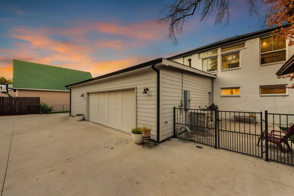 310 Travis Street Roanoke TX 76262