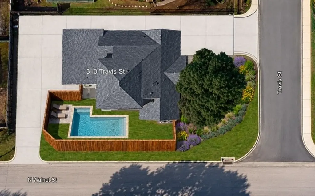 310 Travis Street Roanoke TX 76262
