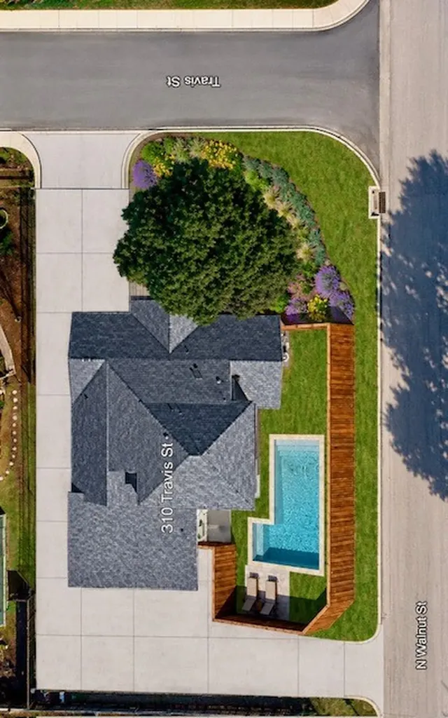 310 Travis Street Roanoke TX 76262