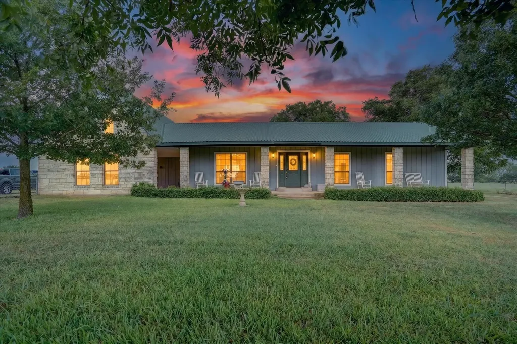 13143 N Highway 281 Perrin TX 76486