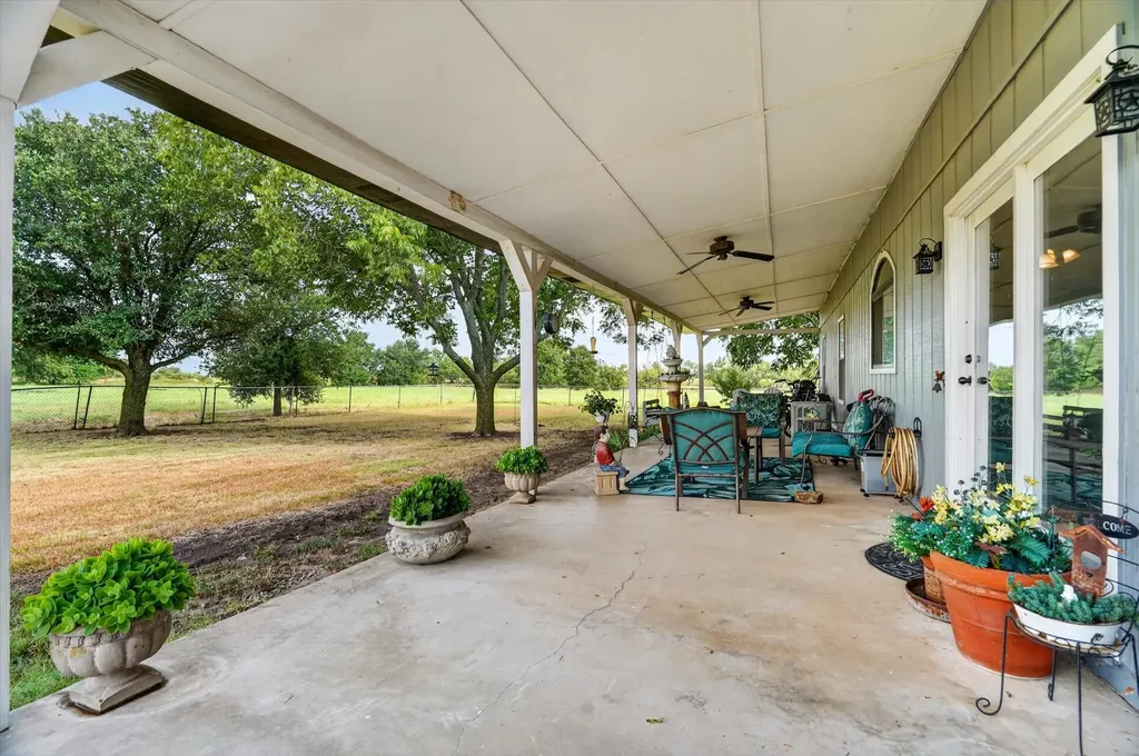 13143 N Highway 281 Perrin TX 76486