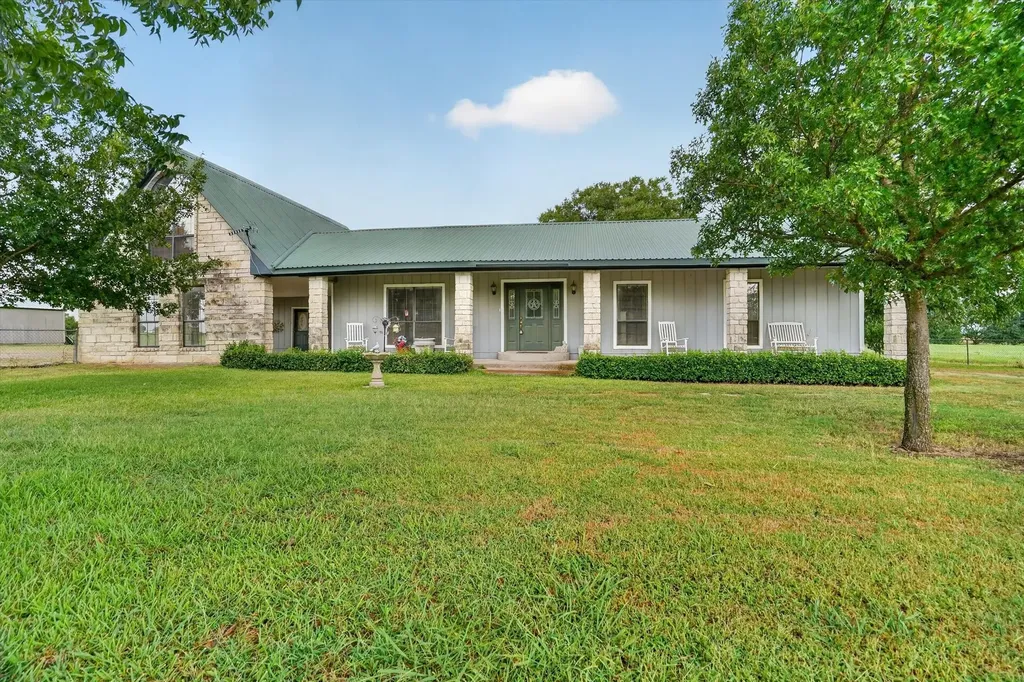 13143 N Highway 281 Perrin TX 76486