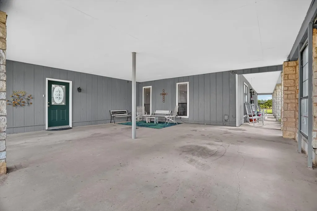 13143 N Highway 281 Perrin TX 76486