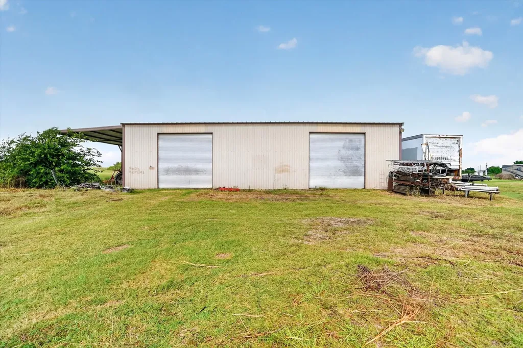 13143 N Highway 281 Perrin TX 76486