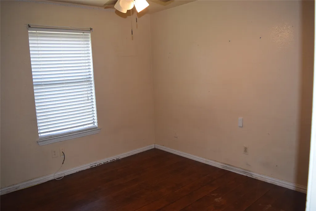 1806 Family Circle Grand Prairie TX 75051