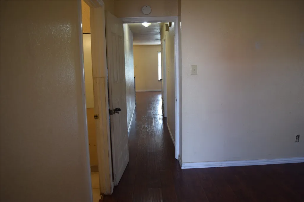 1806 Family Circle Grand Prairie TX 75051