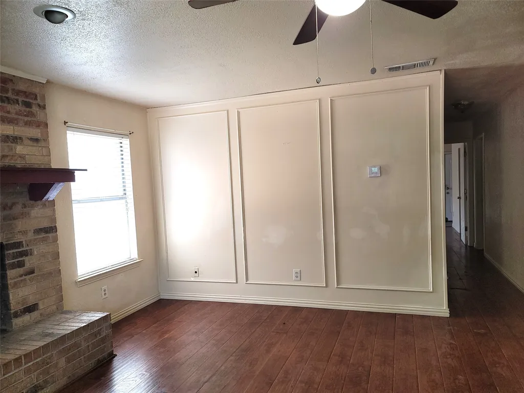 1806 Family Circle Grand Prairie TX 75051