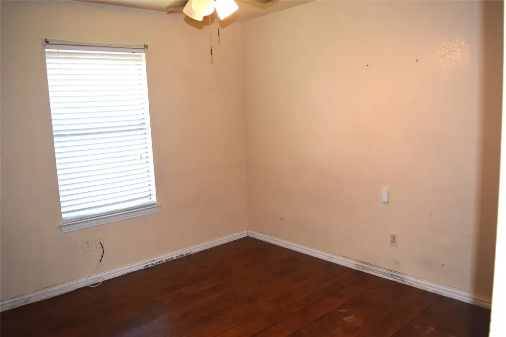 1806 Family Circle Grand Prairie TX 75051
