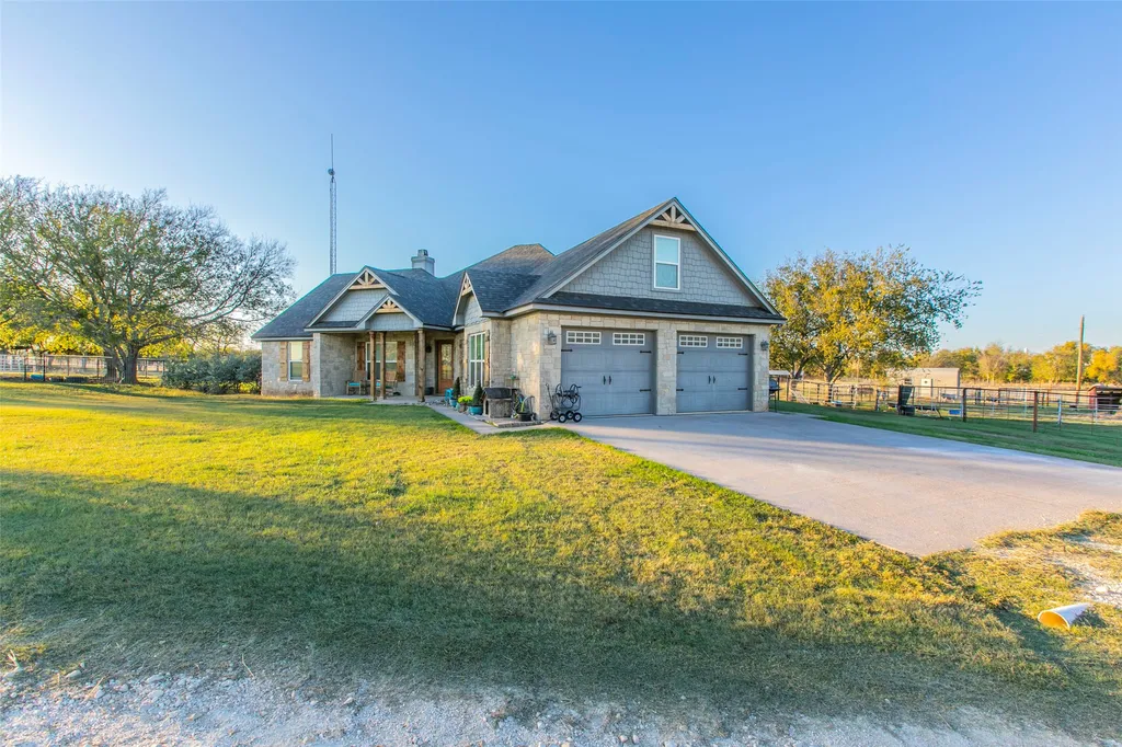 308 Wildflower Mcgregor TX 76657