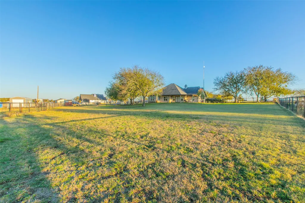 308 Wildflower Mcgregor TX 76657