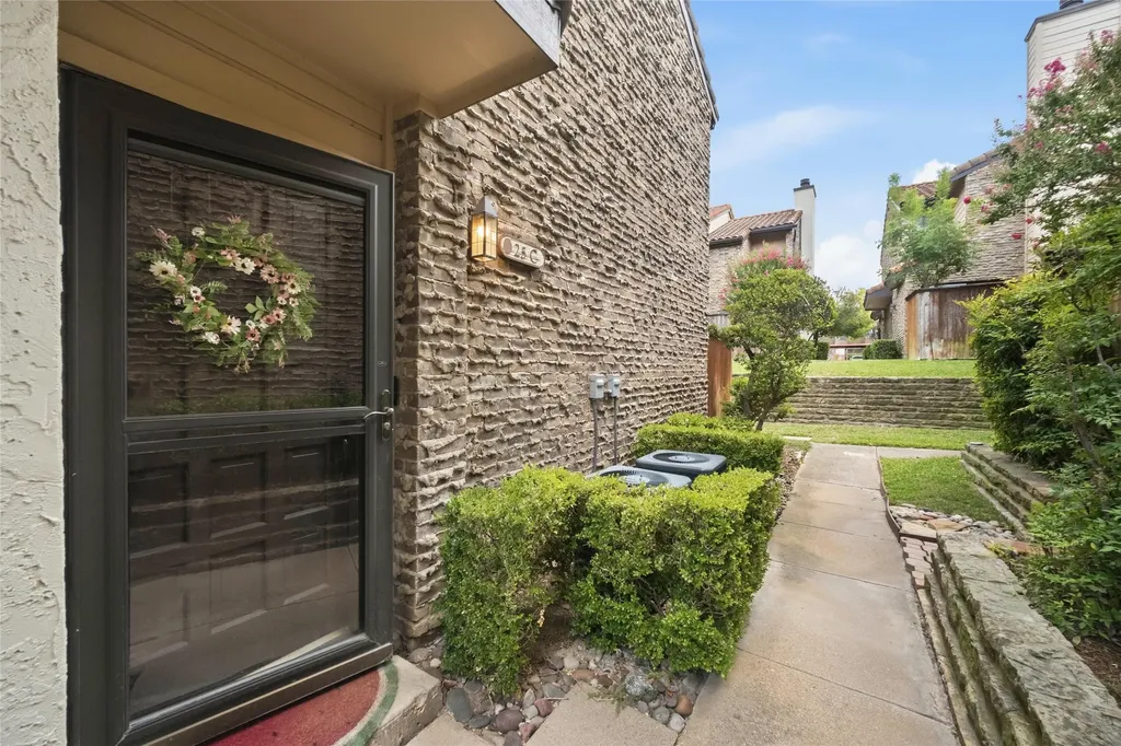 5626 Preston Oaks Road Dallas TX 75254