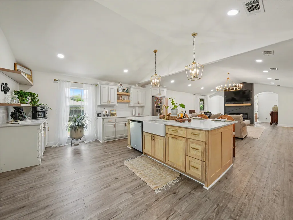 6701 Nauert Road Forest Hill TX 76140
