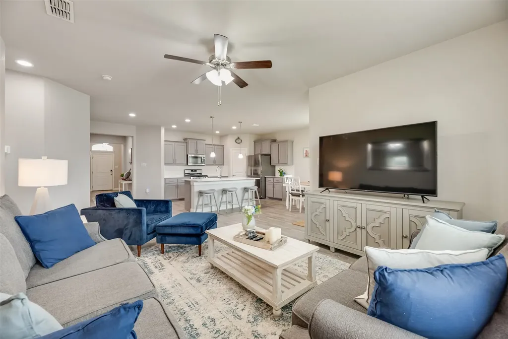 517 Frenchpark Drive Fort Worth TX 76052