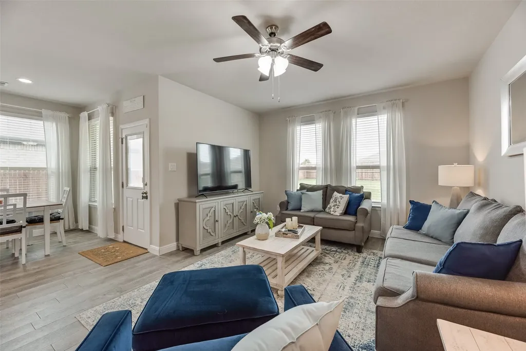 517 Frenchpark Drive Fort Worth TX 76052