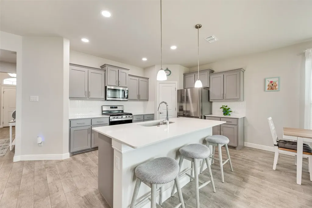 517 Frenchpark Drive Fort Worth TX 76052