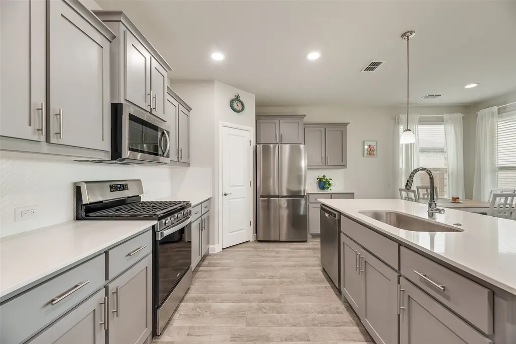 517 Frenchpark Drive Fort Worth TX 76052