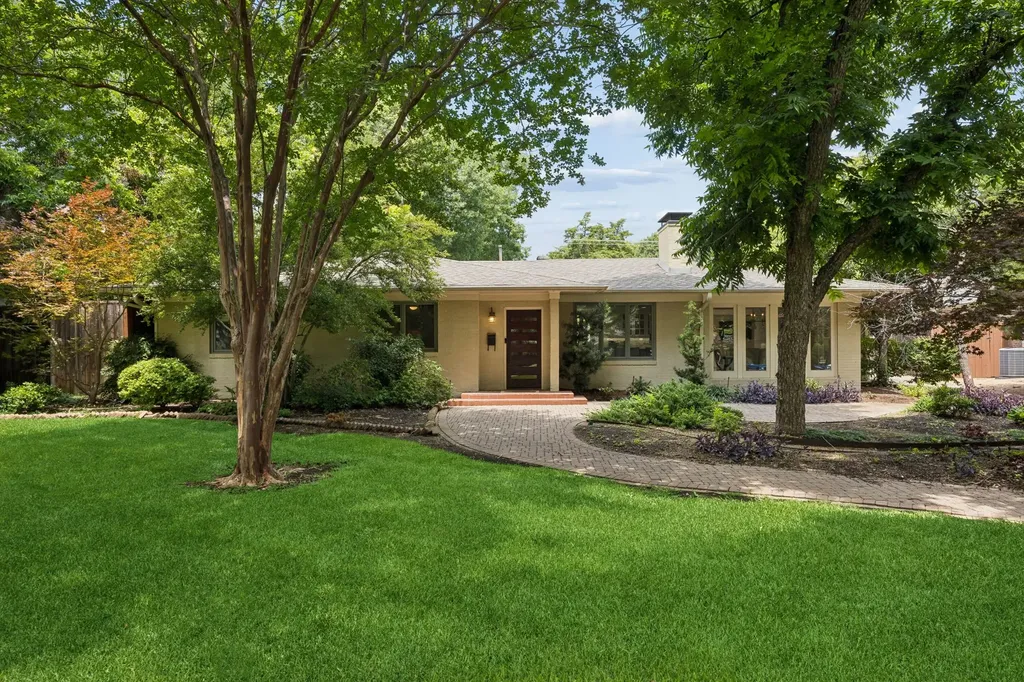 8423 Santa Clara Drive Dallas TX 75218
