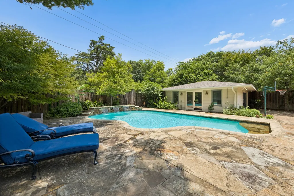 8423 Santa Clara Drive Dallas TX 75218
