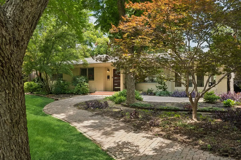 8423 Santa Clara Drive Dallas TX 75218