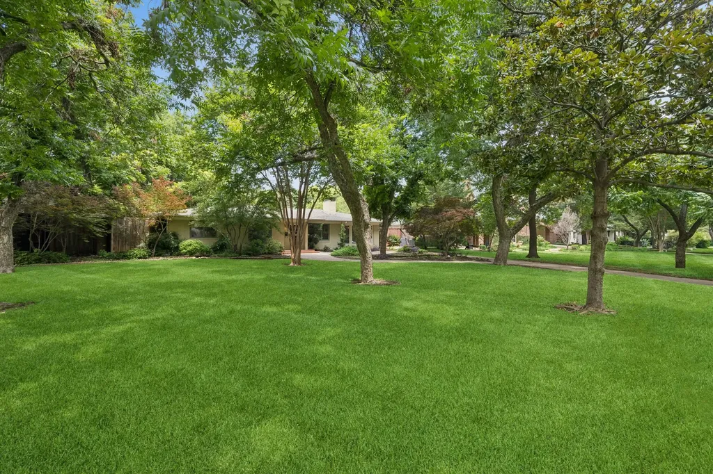 8423 Santa Clara Drive Dallas TX 75218