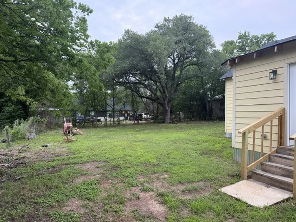 405 E Evans Street Hearne TX 77859