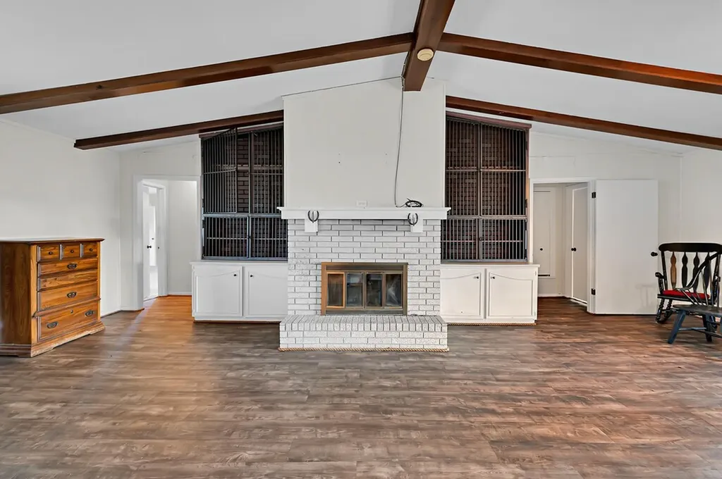 596 Saffle Road Robinson TX 76706