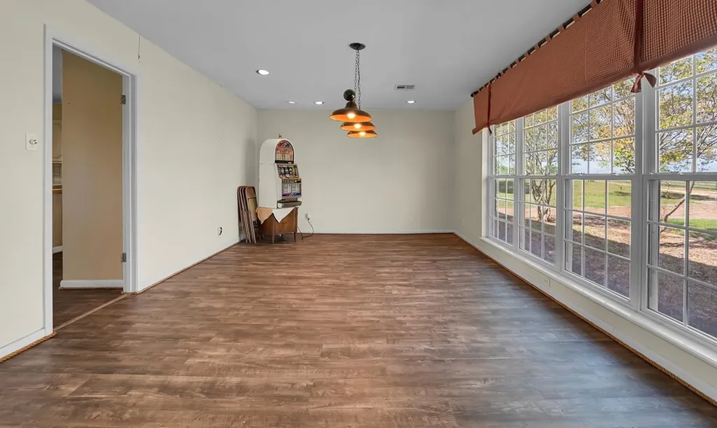 596 Saffle Road Robinson TX 76706