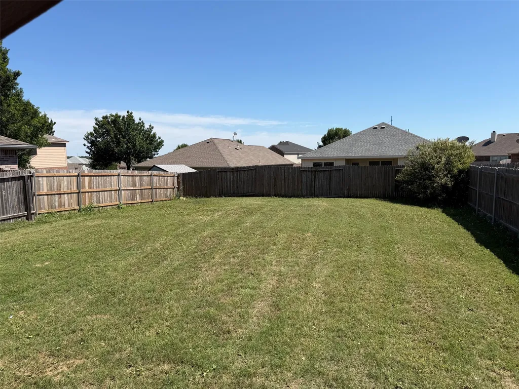110 Cowpoke Court Newark TX 76071