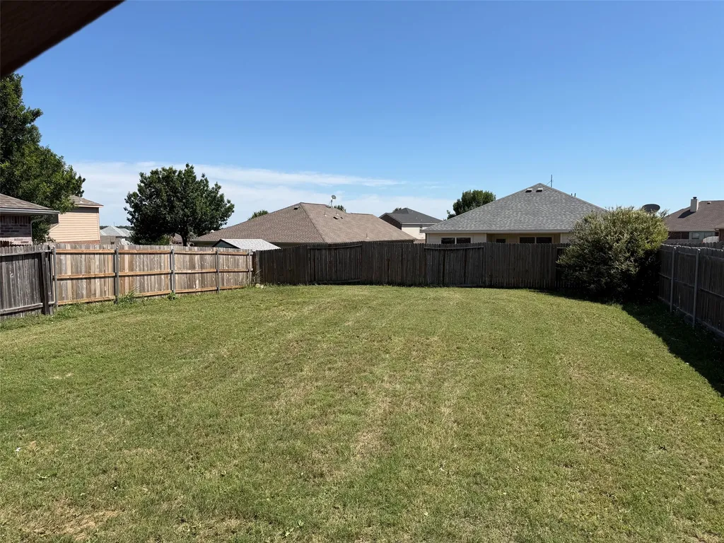 110 Cowpoke Court Newark TX 76071