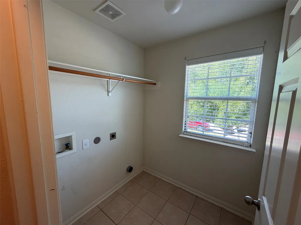 110 Cowpoke Court Newark TX 76071