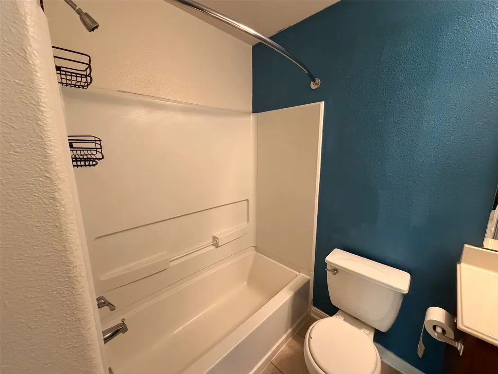 110 Cowpoke Court Newark TX 76071