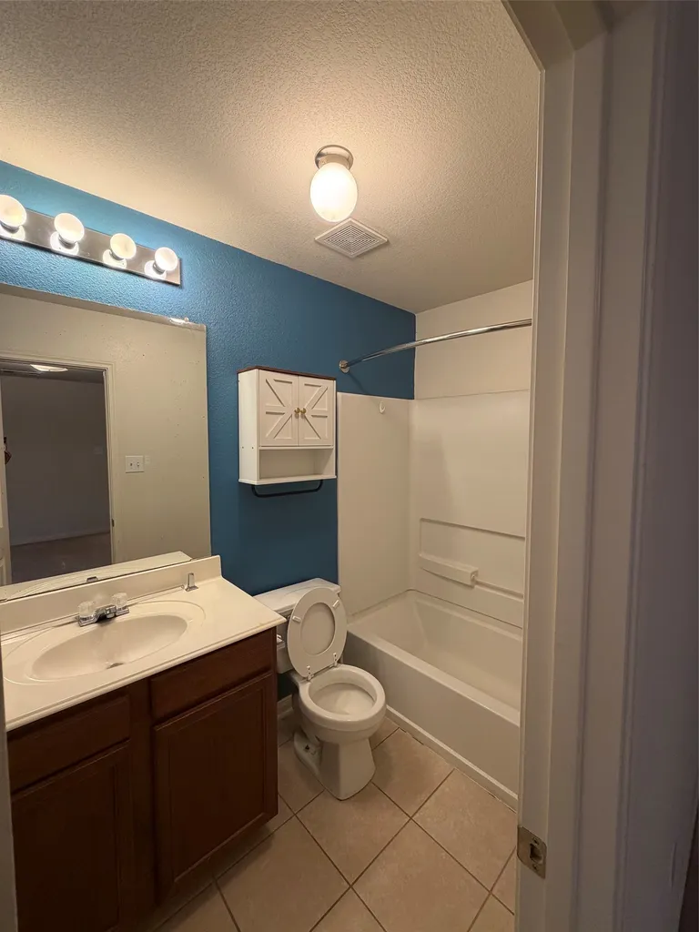 110 Cowpoke Court Newark TX 76071