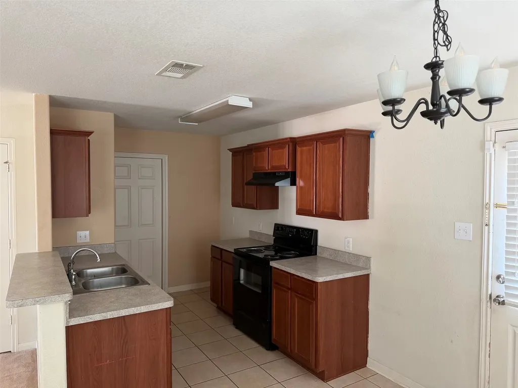 110 Cowpoke Court Newark TX 76071