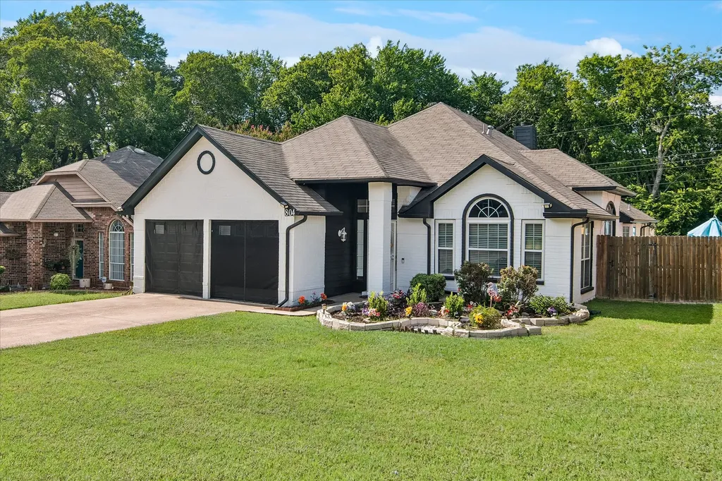 804 Clover Hill Lane Cedar Hill TX 75104